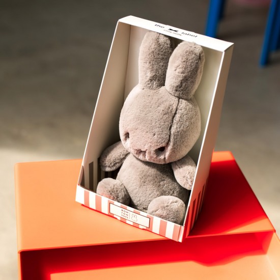 Miffy zajček mehka igrača Cozy Taupe - 23 cm - Giftbox - POŠKODOVANA EMBALAŽA