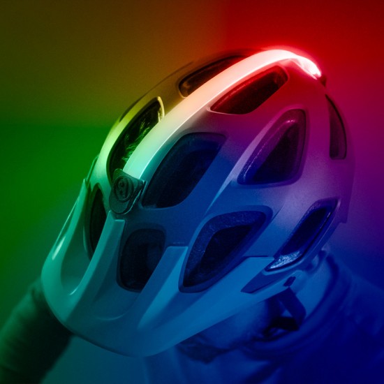 Brightz univerzalen večbarvni LED trak za čelado